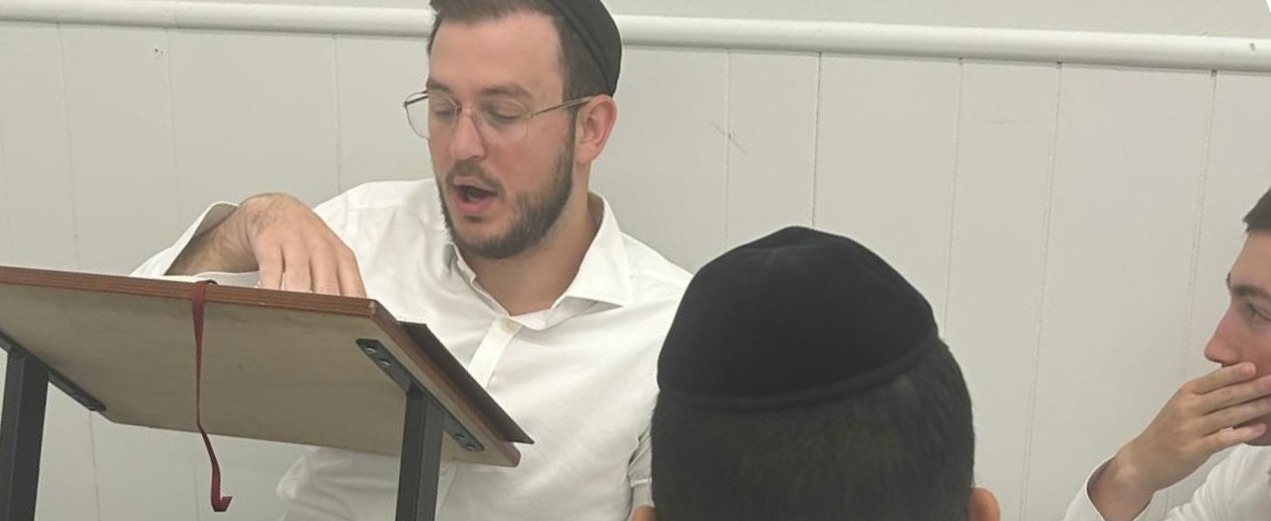 Rona Mitra Korinmas odam filmidagi ochirilgan jinsiy aloqa sahnasida